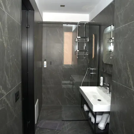 Nika 4* Tirana